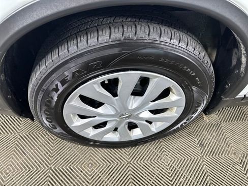 Used 2015 Nissan Rogue S image 10