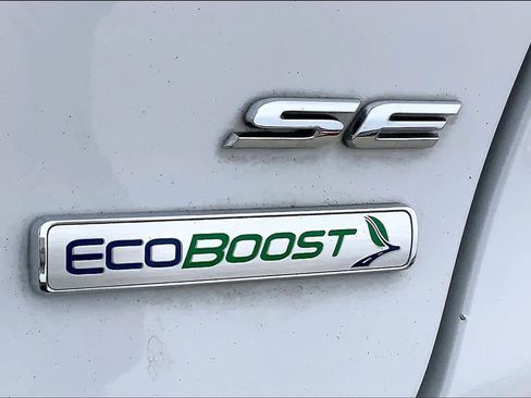 Used 2018 Ford Fusion SE image 10