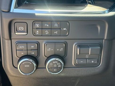 New 2026 Chevrolet Tahoe High Country w/ Sun And Tow Package AWD/4WD image 23