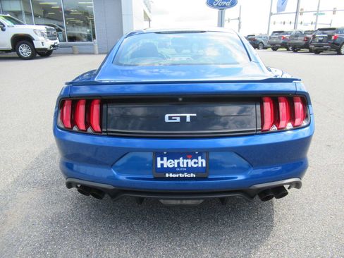 Used 2018 Ford Mustang GT RWD image 6