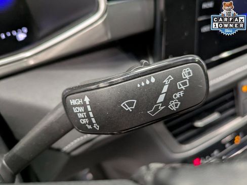 Used 2025 Volkswagen Taos SE image 20
