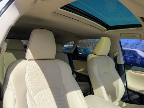 Used 2022 Lexus RX 350L Premium w/ Premium Package image 38