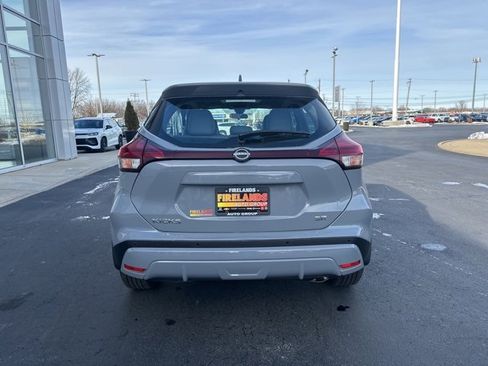 Used 2023 Nissan Kicks SR w/ SR Premium Package image 10