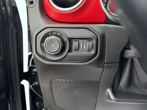 Used 2021 Jeep Wrangler Unlimited Rubicon w/ Uconnect 4C Nav & Sound Group image 19