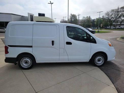 Used 2020 Nissan NV200 S image 2