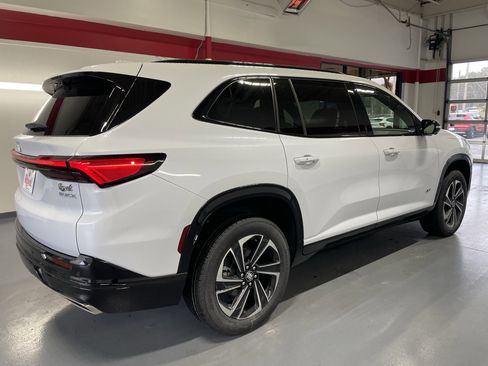 New 2026 Buick Enclave Sport Touring image 4