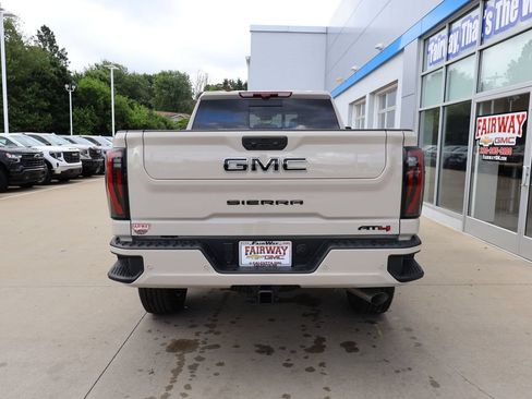 New 2026 GMC Sierra 2500 AT4 w/ AT4 Premium Plus Package AWD/4WD image 9