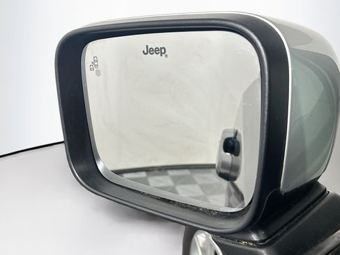 Used 2016 Jeep Renegade Limited FWD image 16