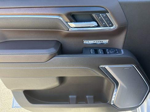 Used 2025 GMC Sierra 1500 Denali w/ Denali Reserve Package image 14