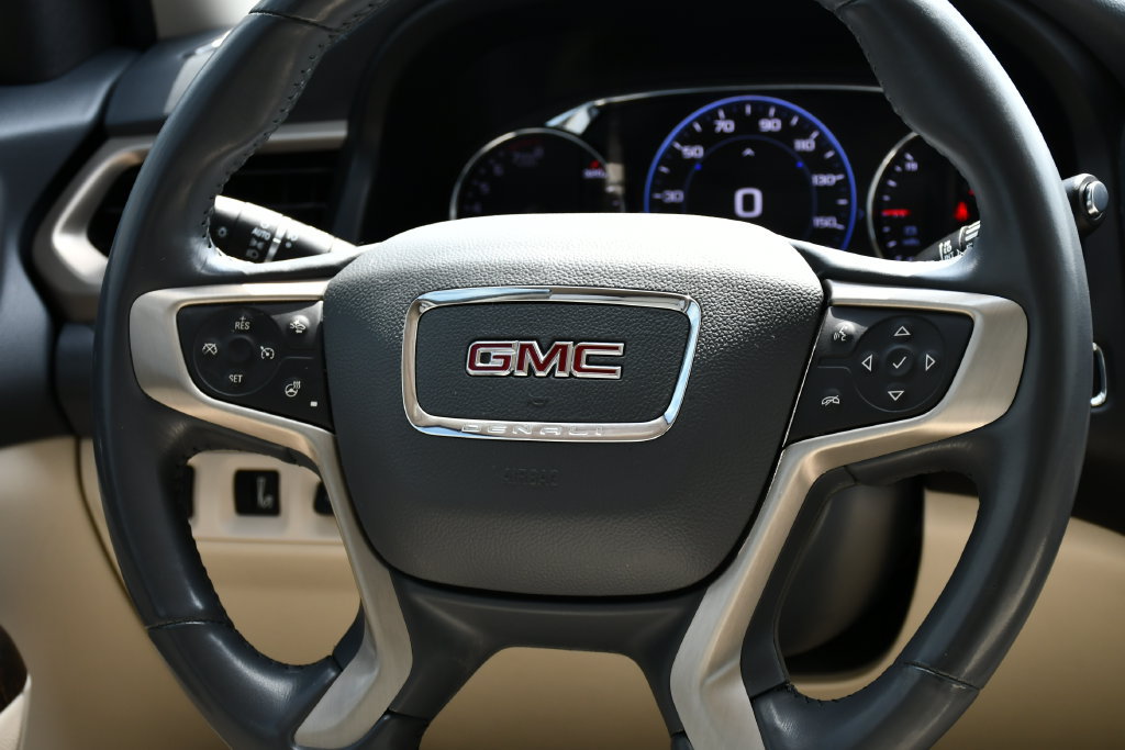 Used 2021 GMC Acadia Denali w/ Denali Technology Package FWD image 26