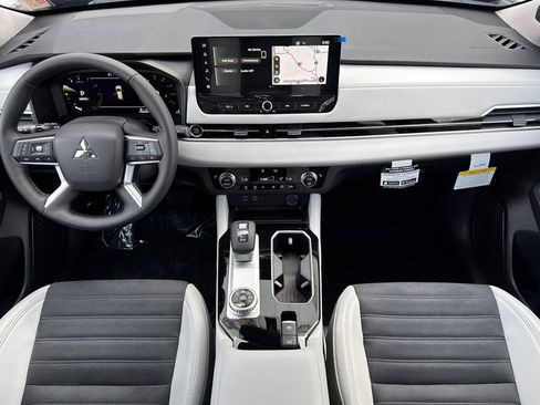 New 2026 Mitsubishi Outlander SE AWD/4WD image 13