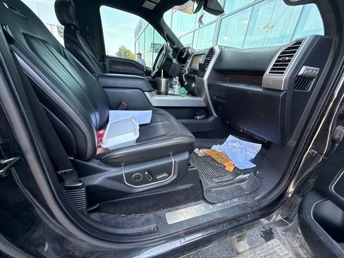 Used 2015 Ford F150 Platinum w/ Equipment Group 701A Luxury AWD/4WD image 11
