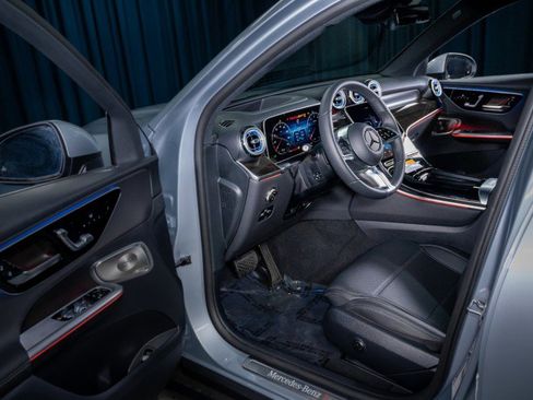 New 2025 Mercedes-Benz GLC 300 image 10