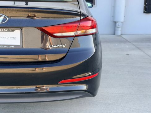 Used 2017 Hyundai Elantra Limited w/ Limited Tech Package 04 FWD image 27