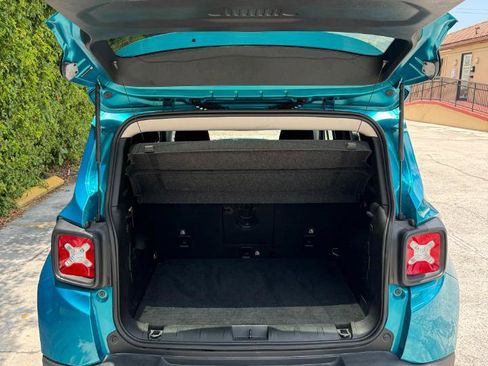 Used 2021 Jeep Renegade Trailhawk image 24