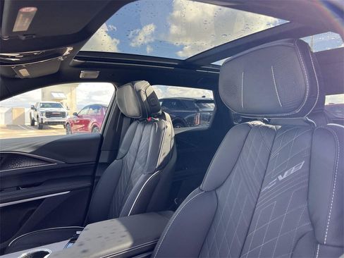 New 2026 Cadillac Lyriq V image 26