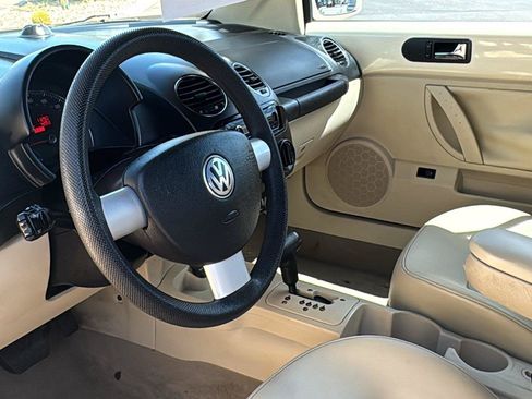 Used 2006 Volkswagen Beetle Convertible w/ Package 1 FWD image 20