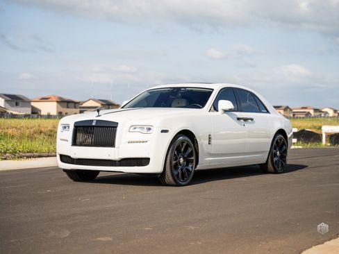 Used 2016 Rolls-Royce Ghost image 3