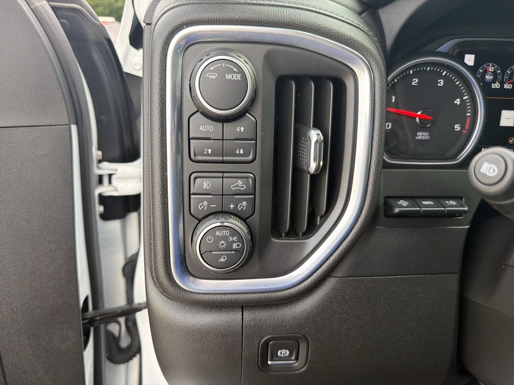 Certified 2022 Chevrolet Silverado 2500 LTZ w/ LTZ Plus Package AWD/4WD image 17