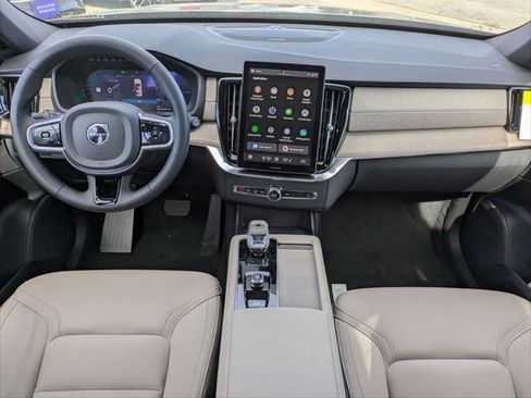 New 2026 Volvo XC90 T8 Plus w/ Protection Package Premier image 11