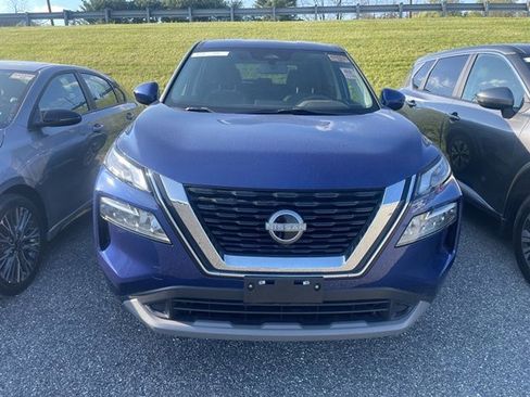 Used 2023 Nissan Rogue SV AWD/4WD image 2