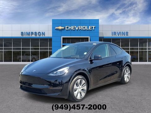 Used 2024 Tesla Model Y Long Range RWD image 4