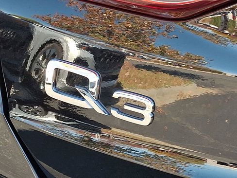 New 2025 Audi Q3 2.0T Premium image 19