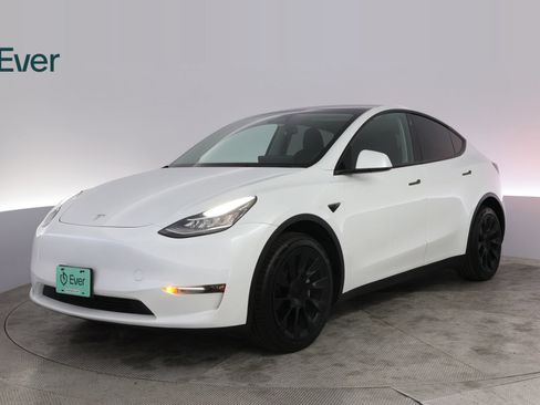 Used 2023 Tesla Model Y Long Range AWD/4WD image 2