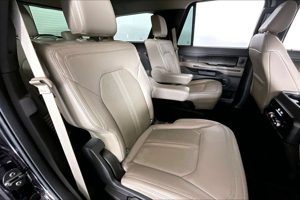 Used 2021 Ford Expedition Limited AWD/4WD image 27
