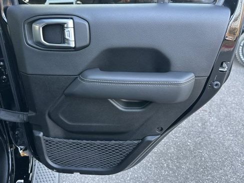 Certified 2022 Jeep Wrangler Unlimited Sahara w/ Cold Weather Group image 21