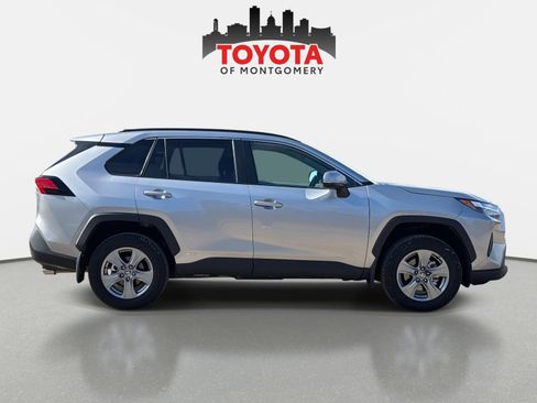 Used 2024 Toyota RAV4 XLE image 2