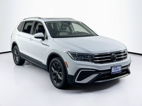 Used 2022 Volkswagen Tiguan SE image 3