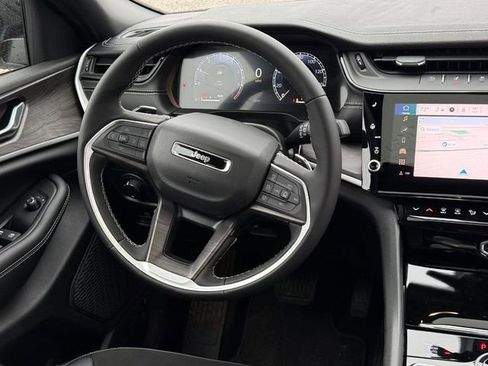New 2026 Jeep Grand Cherokee Altitude AWD/4WD image 7