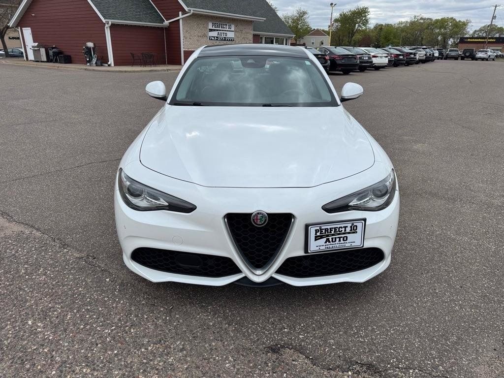 Used 2018 Alfa Romeo Giulia Ti Sport w/ Quick Order Package 22S Sport AWD/4WD image 12