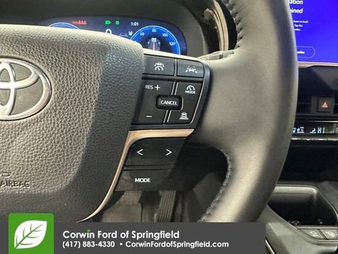 Used 2023 Toyota Crown Platinum image 31