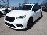 New 2024 Chrysler Pacifica Limited w/ Uconnect Theater Family Group image 2