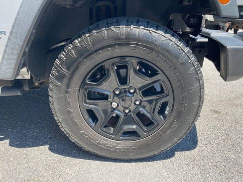 Used 2017 Jeep Wrangler Unlimited Sport AWD/4WD image 9