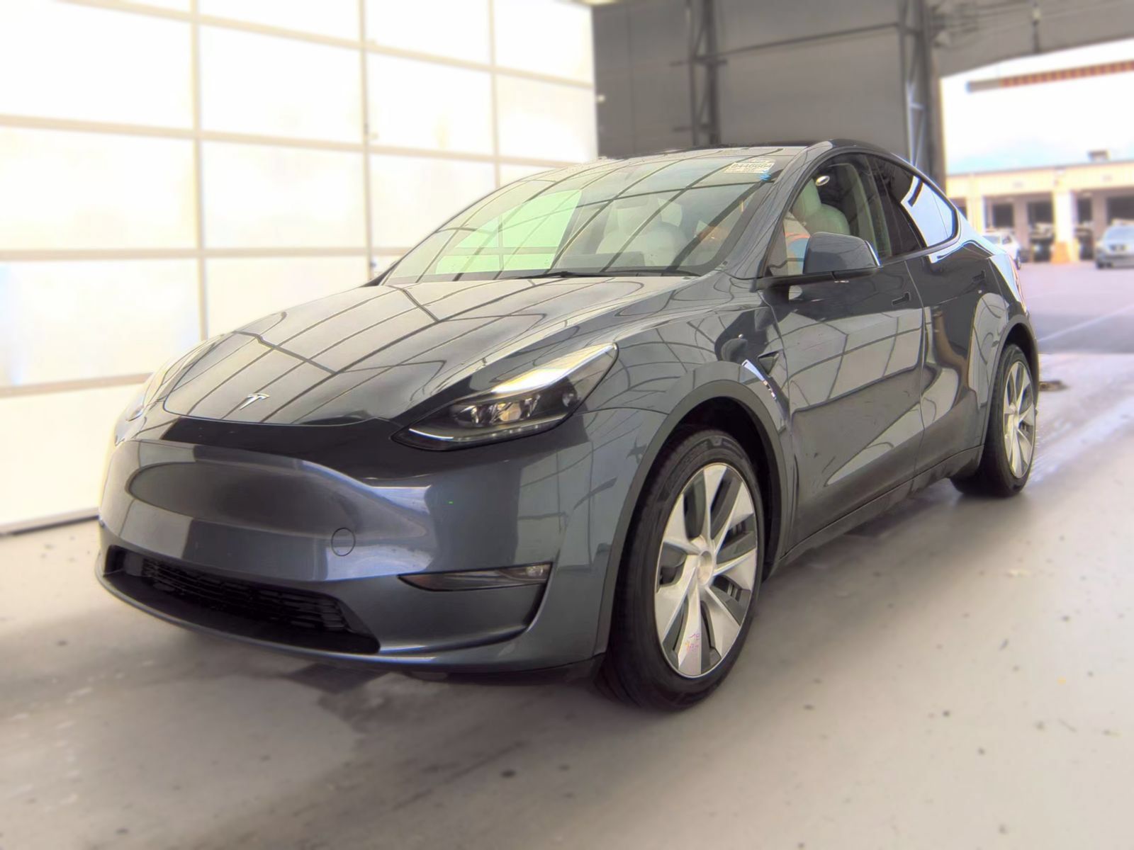 Used 2023 Tesla Model Y Long Range AWD/4WD image 2