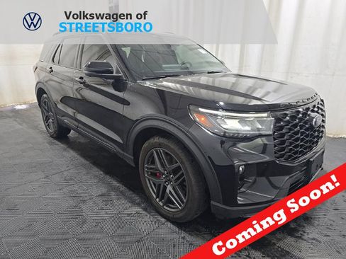 Used 2025 Ford Explorer ST AWD/4WD image 1