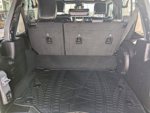 Used 2021 Jeep Wrangler Unlimited Rubicon 4xe w/ Dual Top Group image 28