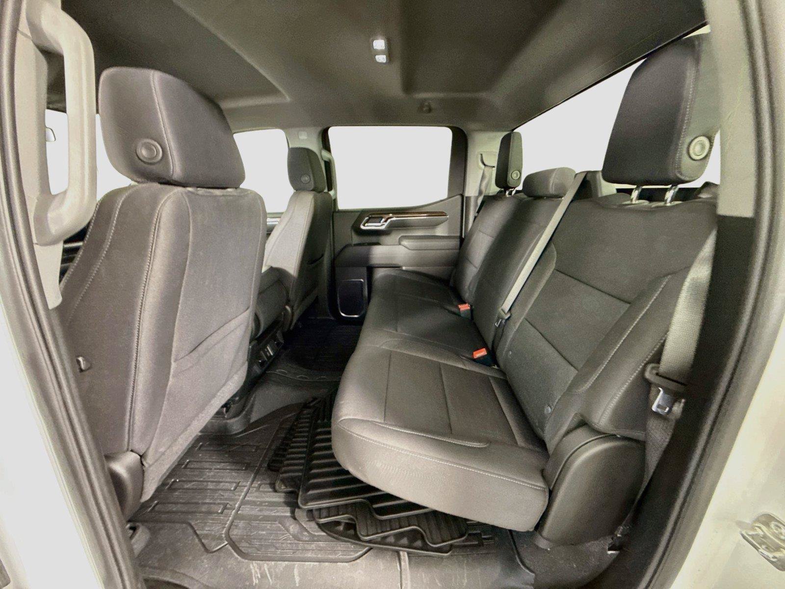 Used 2025 GMC Sierra 1500 SLE AWD/4WD image 17
