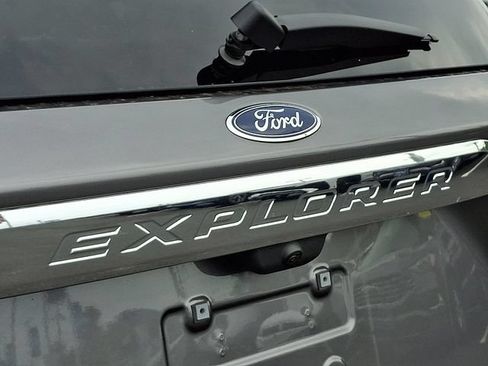 Certified 2023 Ford Explorer XLT w/ Equipment Group 202A AWD/4WD image 31