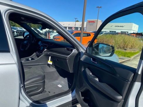 New 2025 Jeep Grand Cherokee Altitude AWD/4WD image 27