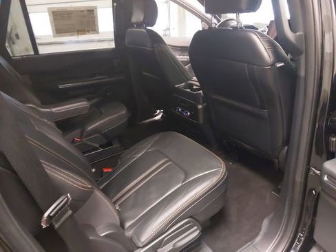 Certified 2023 Ford Expedition Platinum image 11