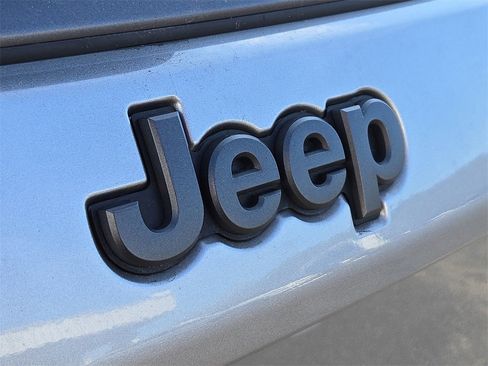 Used 2022 Jeep Compass Trailhawk w/ Trailhawk Convenience Group image 29