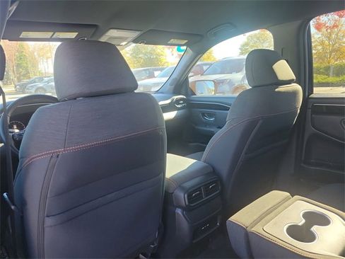 Used 2025 Honda Pilot Sport image 12