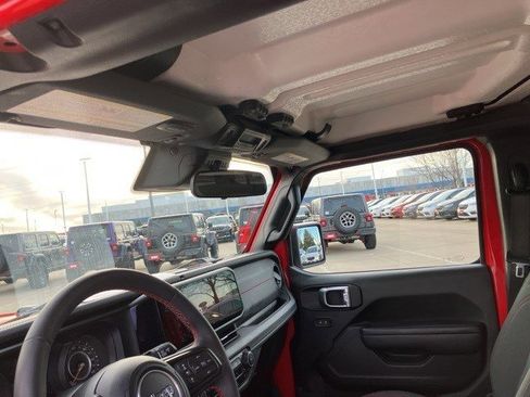 Certified 2024 Jeep Wrangler Unlimited Rubicon w/ Convenience Group image 14