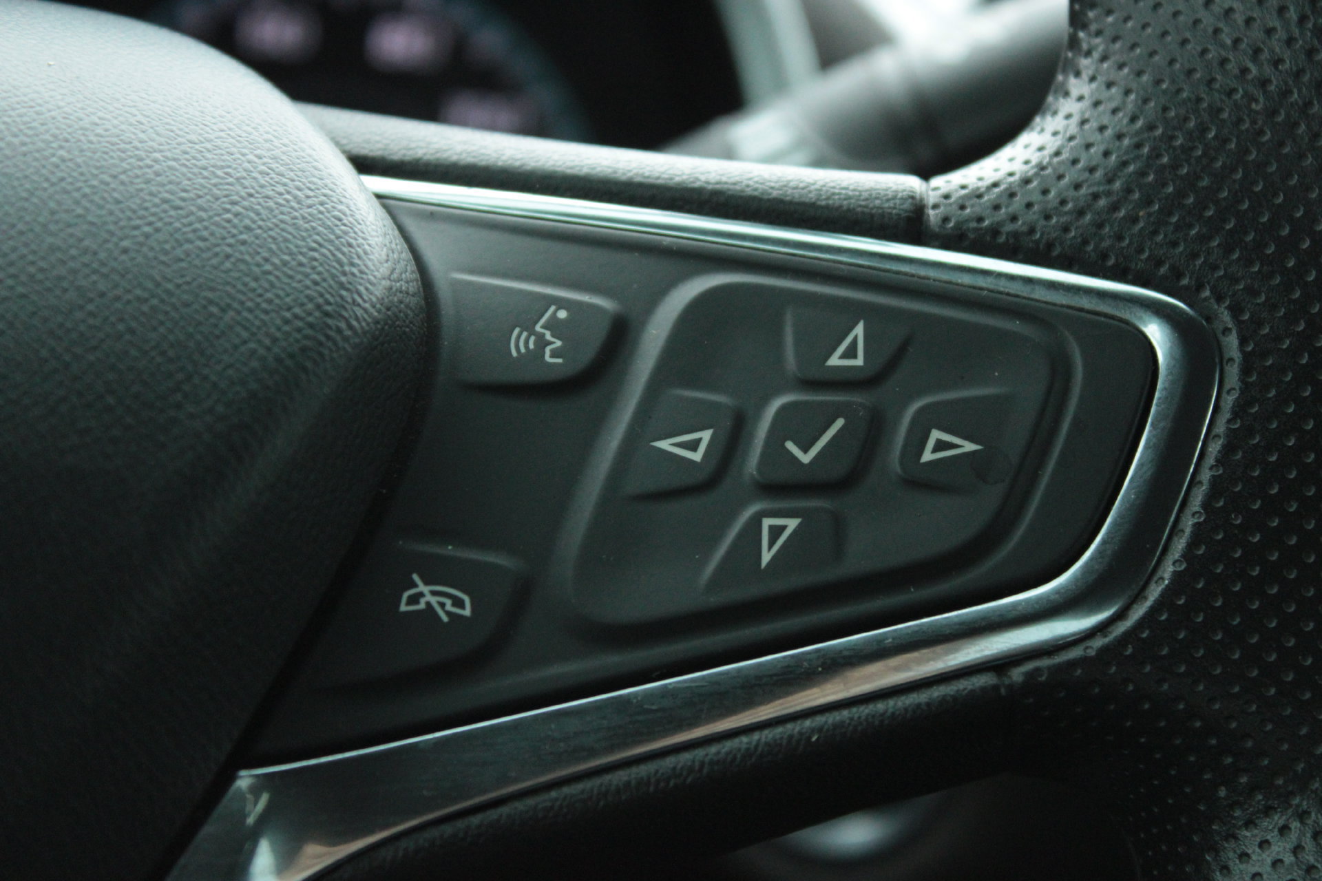 Used 2021 Chevrolet Malibu LS FWD image 29
