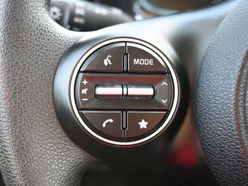 Used 2025 Kia Soul LX w/ LX Technology Package image 10