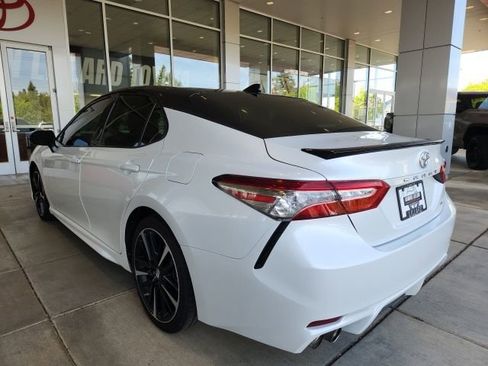 Used 2019 Toyota Camry XSE w/ Navigation Package FWD image 6